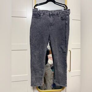 Old Navy High Rise Straight Jeans
